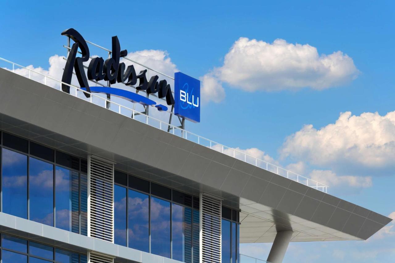 Radisson Blu Hotel Riyadh Convention And Exhibition Center Exterior photo European Parliament