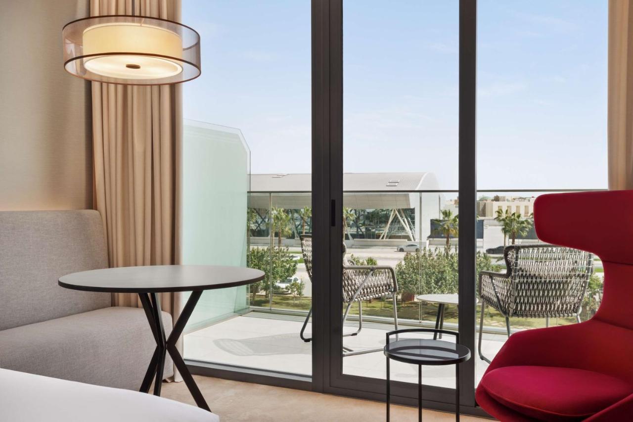 Radisson Blu Hotel Riyadh Convention And Exhibition Center Exterior photo A room at the hotel