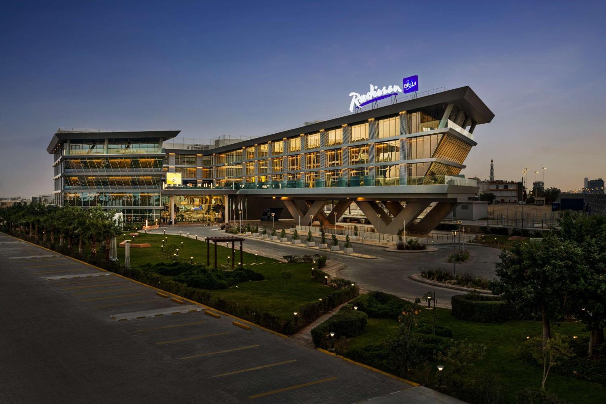Radisson Blu Hotel Riyadh Convention And Exhibition Center Exterior photo Radisson Hotel, Kathmandu