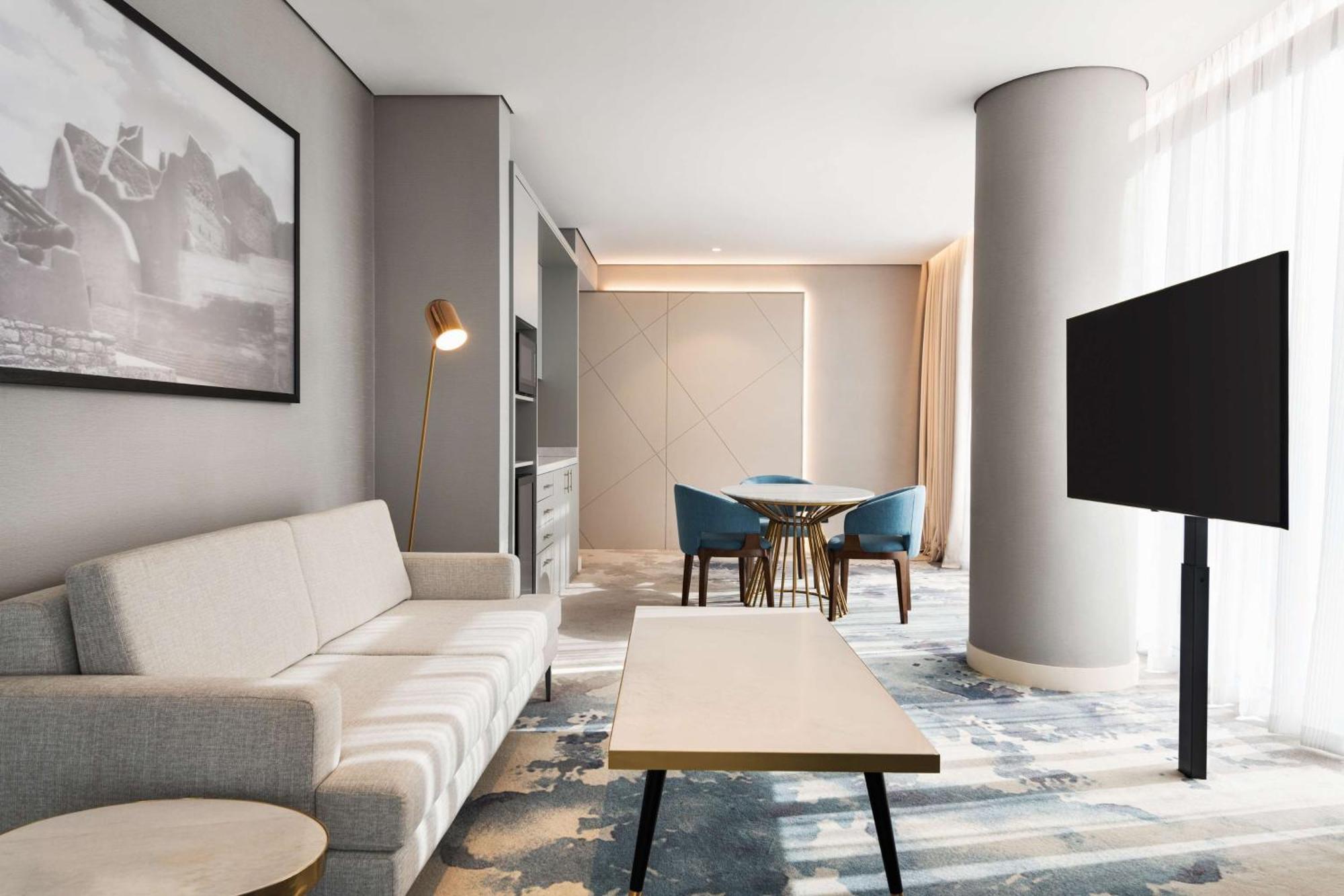 Radisson Blu Hotel Riyadh Convention And Exhibition Center Exterior photo A suite at the hotel